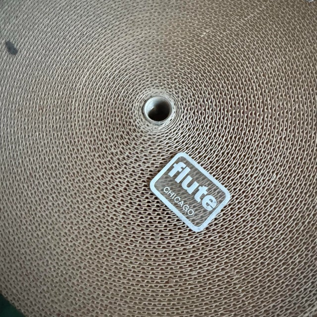 Paper Flute Chicago Vintage Sandpaper Corrugated Cardboard Vase For Sale - Image 7 of 7