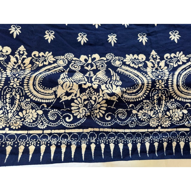 Late 20th Century Indonesian Batik Textile Runner For Sale In Los Angeles - Image 6 of 9