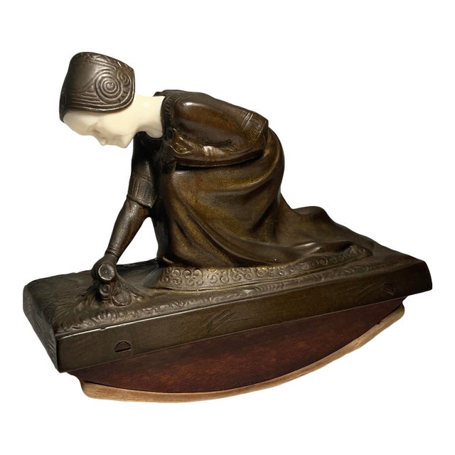 Rare 1900's Bronze Presse Papier by Austrian Sculptor Anton Endstorfer 1880-1960 For Sale
