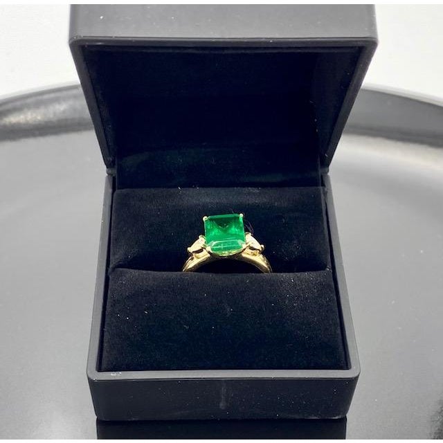 7 Ct Emerald 14 Kt Yellow Gold Ring For Sale - Image 6 of 12