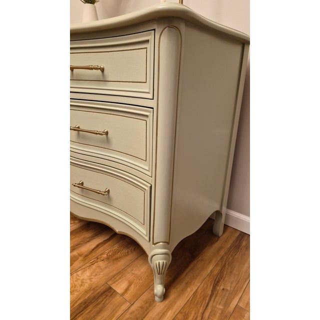 1970s 1970s Hand-Restored Dixie French Provincial Dresser in Saybrook Sage With Champagne Gold Accents & Linen-Textured Drawer Fronts For Sale - Image 5 of 13