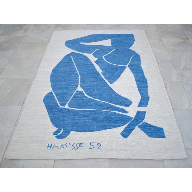 2020s Henri Matisse - Blue Nude 3 - Inspired Silk Hand Woven Flat Weave Area - Wall Rug 4′8″ × 6′10″ For Sale - Image 5 of 16