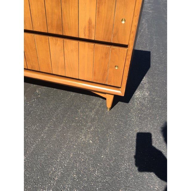 Kroehler Dresser Mid Century Modern For Sale In Naples, FL - Image 6 of 7