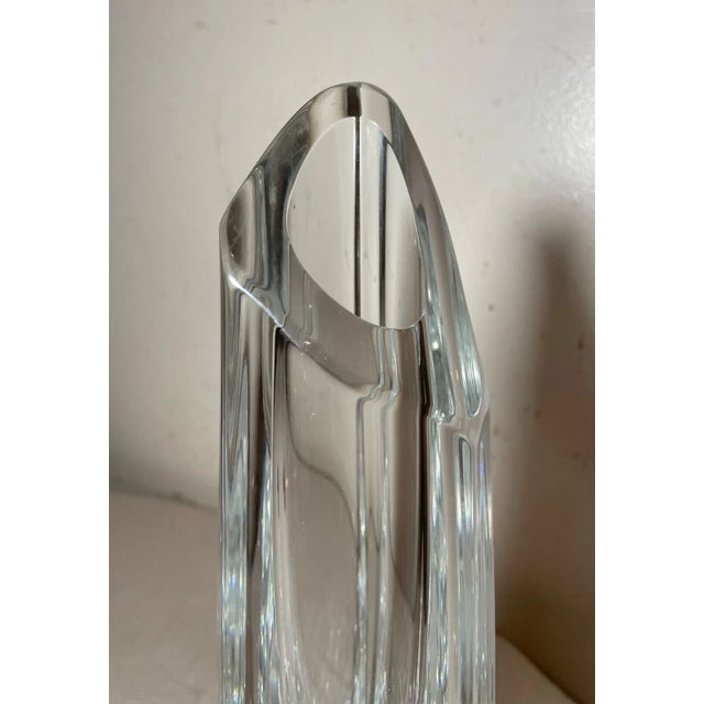 Tall Mint Condition Signed Baccarat Colorless Crystal Glass Triangular Vase For Sale In New York - Image 6 of 15
