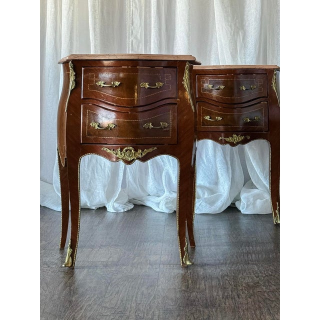 1940s Pair of French Louis XV Style Nightstands With Marble-Tops and Gilt Bronze Mounts For Sale - Image 10 of 11