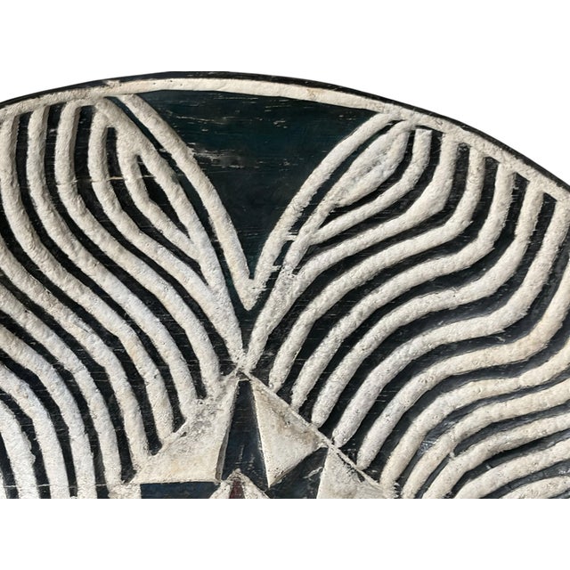 Vintage African Bamileke Tribe Shield Cameroon 20 " D For Sale In New York - Image 6 of 6