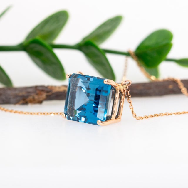 8.3cts London Blue Topaz Solitaire Pendant in Solid 14k Gold, Emerald 12x10mm For Sale - Image 4 of 7