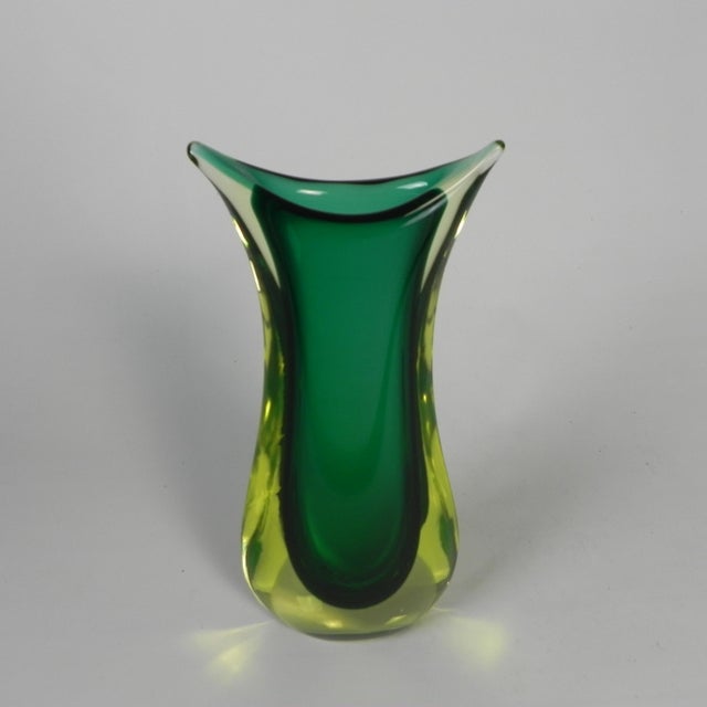 Murano Sommerso Vase in Green and Yellow-Amber Glass, 1960s For Sale - Image 6 of 15