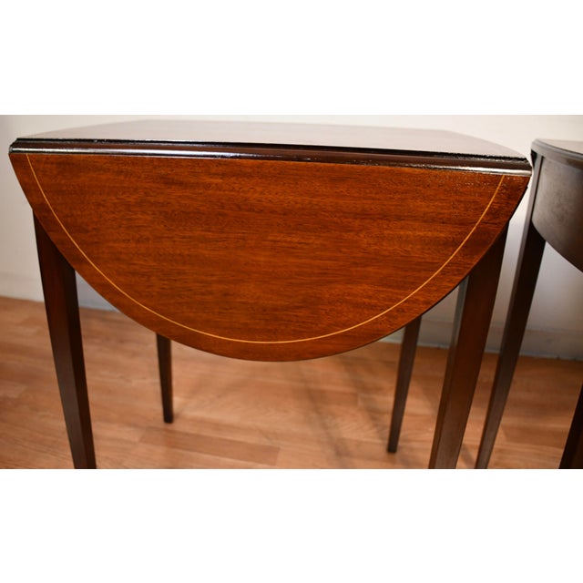 1920 Pair of English Hepplewhite Mahogany & Satinwood Inlay Pembroke Side Tables / End Tables For Sale - Image 12 of 18