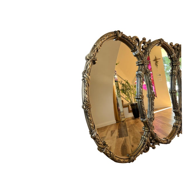 1960s Vintage Triple Oval Ornate Gold Wall Mirror Hollywood Regency Attributed to Bassett Ornate Gilding For Sale - Image 5 of 5