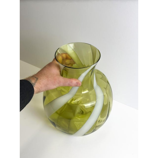 Mid-Century Modern Italian Art Glass Vase from Cristalleria Toscana, 1960s For Sale - Image 6 of 11