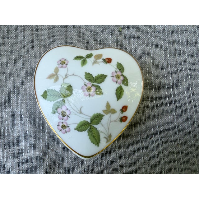 Ceramic Vintage Wedgwood Floral Strawberry Porcelain Heart Trinket Box For Sale - Image 7 of 12