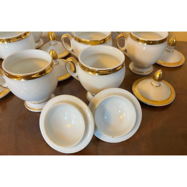 Antique 19th Century French Empire Old Paris Porcelain Pot De Creme or Handled Cups and Covers in White With Gold Bands 1800- Set of 8 For Sale - Image 10 of 12