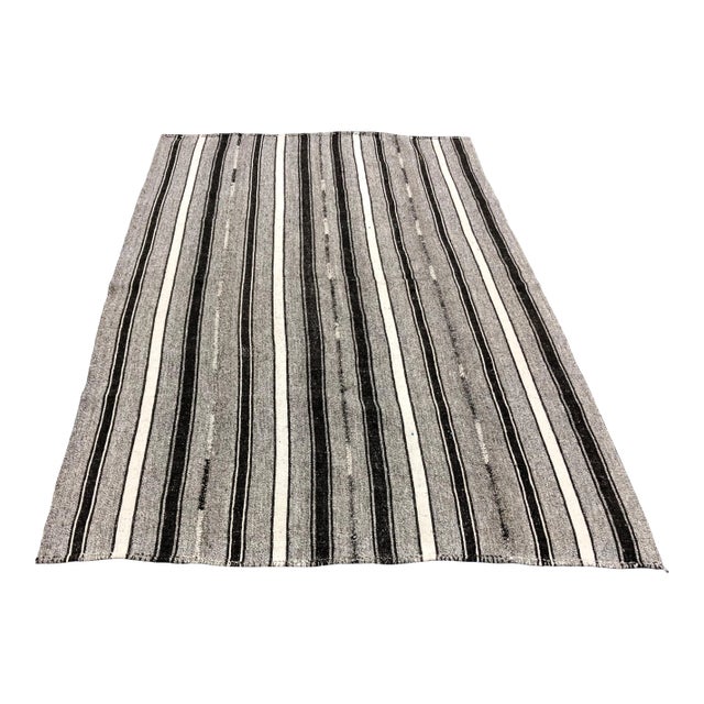 1960s Vintage Aztec Handmade Turkish Anatolian Gray Natural Boho Kilim Rug- 5′6″ × 8′4″ For Sale