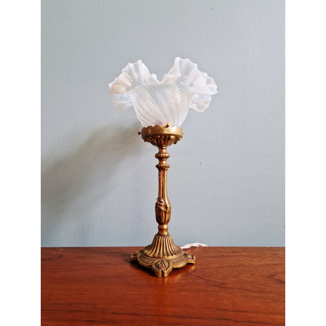 Table Lamp in Gilt Bronze and Opalescent Glass, Early 20th Century For Sale - Image 3 of 18