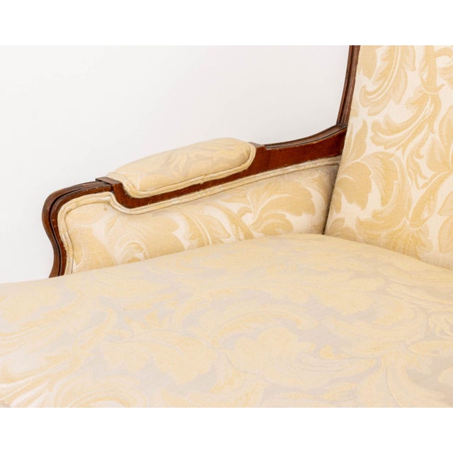 Louis XV Style White Silk Damask Upholstered Walnut Bergere For Sale In New York - Image 6 of 9