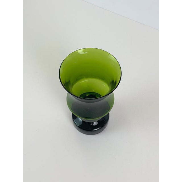 Mid-Century Modern Green Glass Hooped Vase by Tamara Aladin for Riihimaki, 1960s For Sale - Image 6 of 10