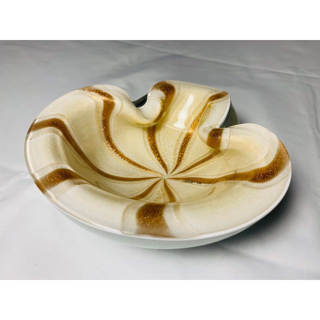 1950s Vintage Alfredo Barbini Italian Murano Cased Glass Dish With Gold and White Swirl For Sale - Image 9 of 9