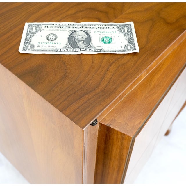 Pair Sculpted Fronts Legs Walnut Mid-Century Modern Nightstands End Tables MINT! For Sale - Image 11 of 13