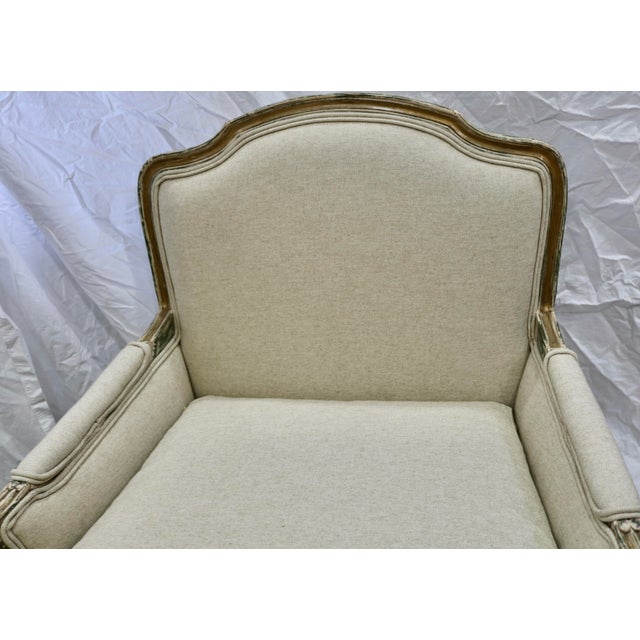 Wood French Louis XV Bergere Chairs Attributed to Baker Furniture Re-Upholstered in Belgian Natural Linen -a Pair. For Sale - Image 7 of 7