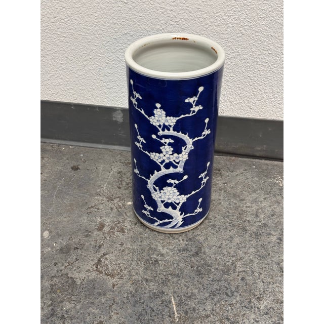 Late 20th Century Chinoiserie Style Blue + White Ceramic Umbrella Stand, Vintage For Sale - Image 5 of 12