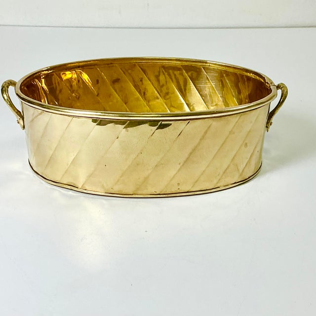 Mid-Century Boho Chic Hollywood Regency Arts & Crafts Brass Oval Planter With Handles. For Sale - Image 4 of 13