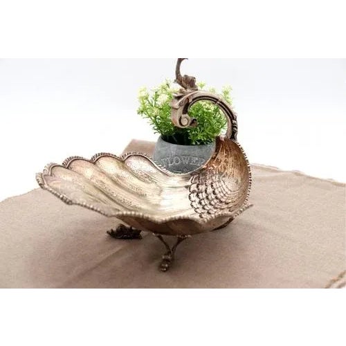 Silver Silver Shell-Shaped Fruit Bowl For Sale - Image 8 of 10