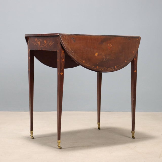 Small English Table in Mahogany For Sale - Image 12 of 13