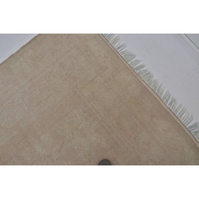 1940s Oversize Oushak Floral Handknotted Rug For Sale In Phoenix - Image 6 of 10