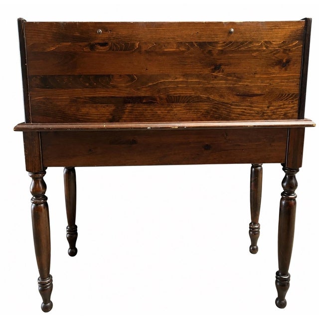 American 1980s Ethan Allen Antiqued Pine Old Tavern 40" Ladies Petite Roll Top Desk With Drawer For Sale - Image 3 of 10