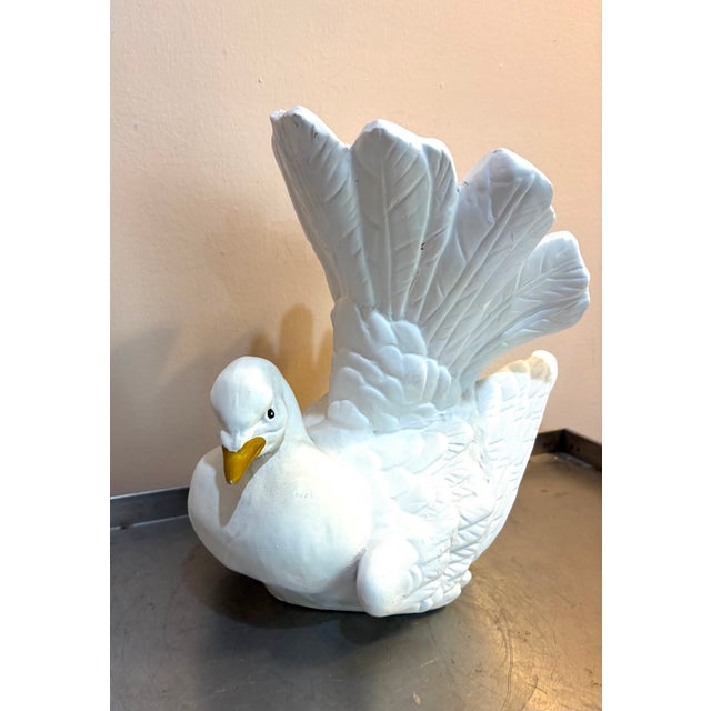 1960s-70s white painted plaster dove statue/figurine. Excellent condition.