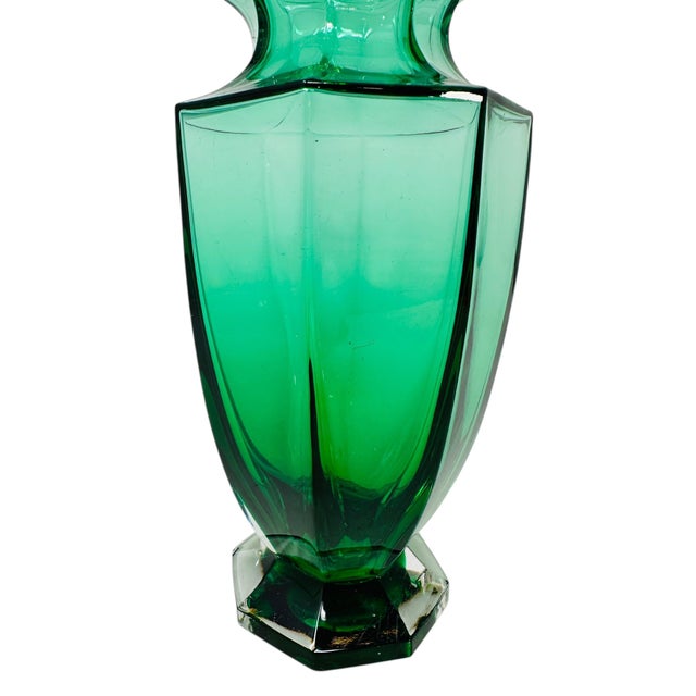 Vibrant Emerald Green Octagon Vase | 1990s Italian 24% Lead Crystal | Royal Gallery Statement Decor For Sale - Image 11 of 13