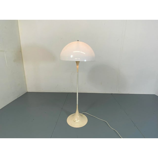 This iconic design classic "Panthella" designed by Verner Panton for manufacturer Louis Poulsen. This is the original 1971...