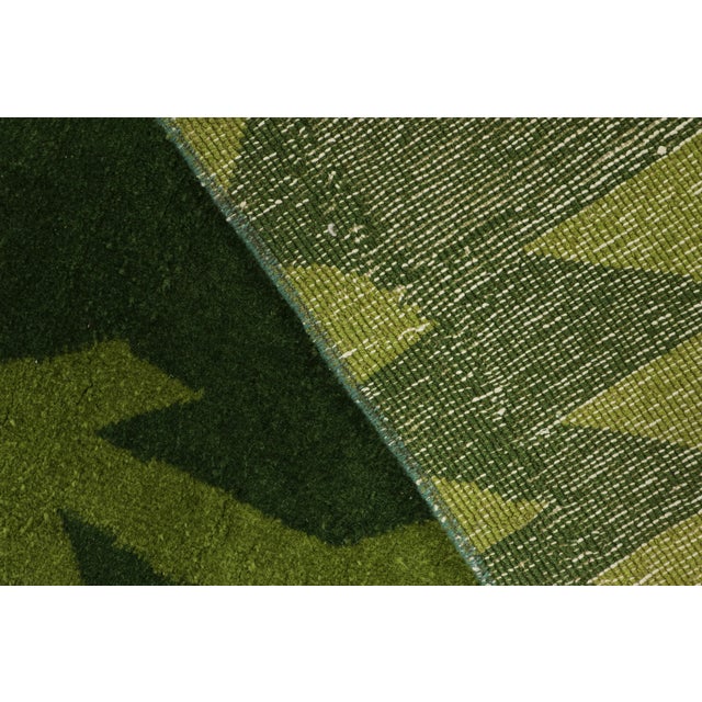 Forest Green Vintage Zeki Müren Rug in Forest Green With Geometric Pattern - Rug & Kilim For Sale - Image 8 of 8