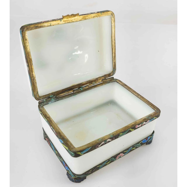 White Chinese White Peking Opaline Glass Box For Sale - Image 8 of 10