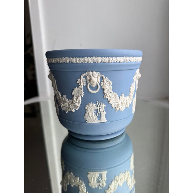 1970s Vintage Wedgwood Blue Jasperware Jardinière/Planter For Sale - Image 5 of 9