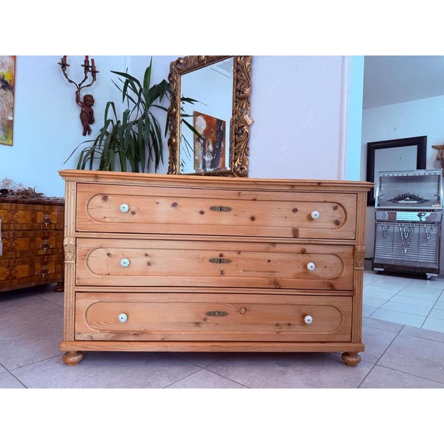Original Gründerzeit 3-drawer chest of drawers. Dimensions: Height x Width x Depth 90 x 145 x 63 cm. Very beautiful,...