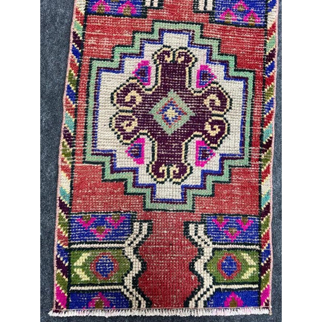 Contemporary Turkish Yastik Rug 1'7" x 2'11" For Sale - Image 3 of 5