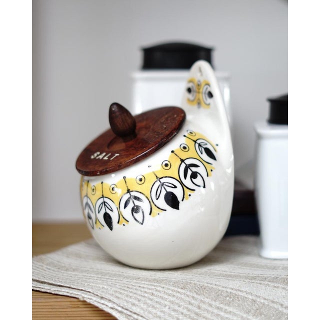 Ceramic salt container by Swedish manufacturer Jie Gantofta. Designed by Anita Nylund in between 1950s and 1960s. The...