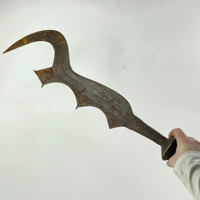 Early 20th Century Central African Old Ceremonial Executioner's Knife For Sale - Image 4 of 7