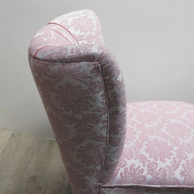Textile Mid-Century Pink Cocktail Chair with Wooden Legs For Sale - Image 7 of 15
