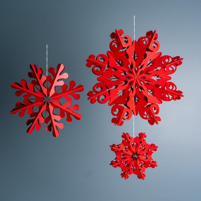 Red Paper Snowflake Ornament (Set of 6) For Sale - Image 8 of 9