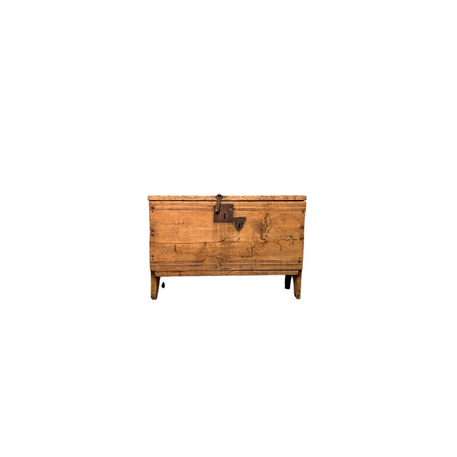Swiss Chest in Pine For Sale - Image 4 of 4