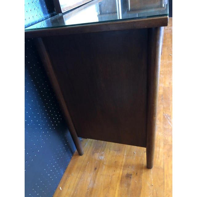 Mid-Century Modern 1970s Ramseur 9 Drawer Dresser With Mirror For Sale - Image 3 of 7
