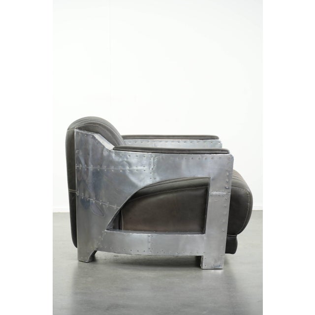 Cowhide Aviator Lounge Chair in Leather and Aluminium For Sale - Image 3 of 14