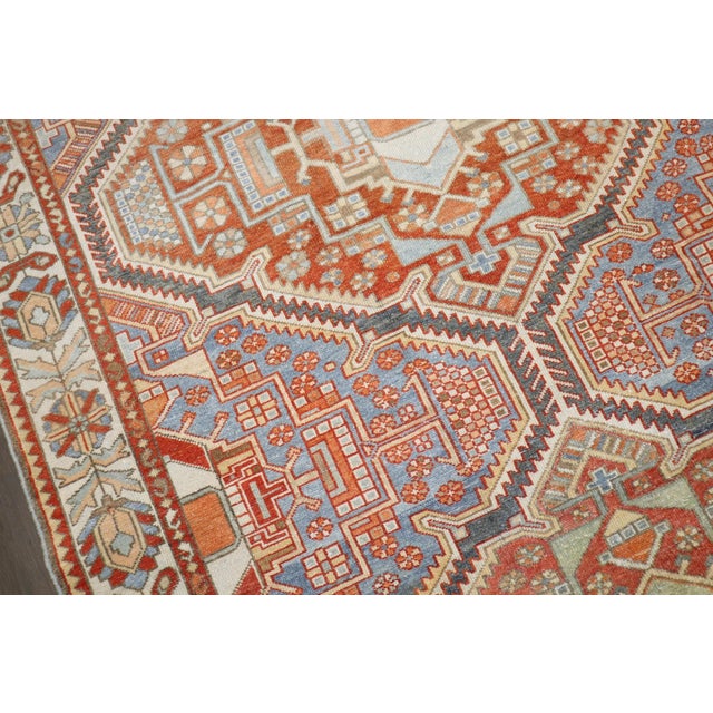 Double Medallion Persian Bakhtiari Rug no. j5154 For Sale In New York - Image 6 of 7