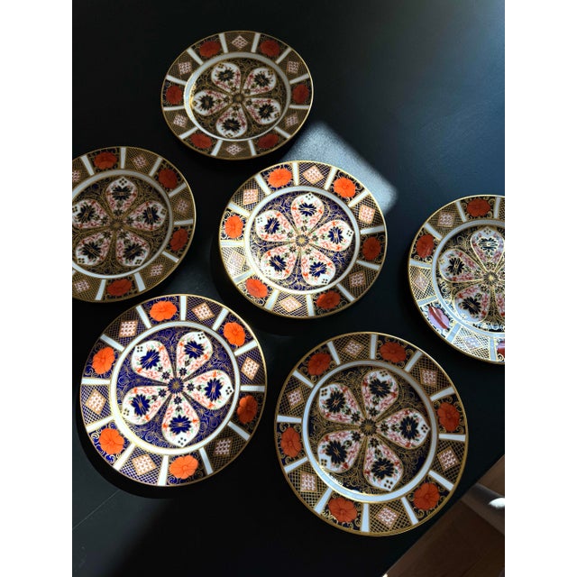 English 1968 Royal Crown Derby Old Imari ~ Pattern 1128 ~ XXXI ~ Bread Plate For Sale - Image 3 of 5