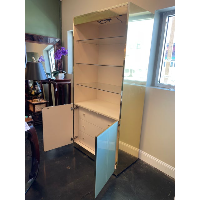 Late 20th Century Vintage Illuminated Display Cabinet Circa 1970's-1980's For Sale - Image 5 of 8