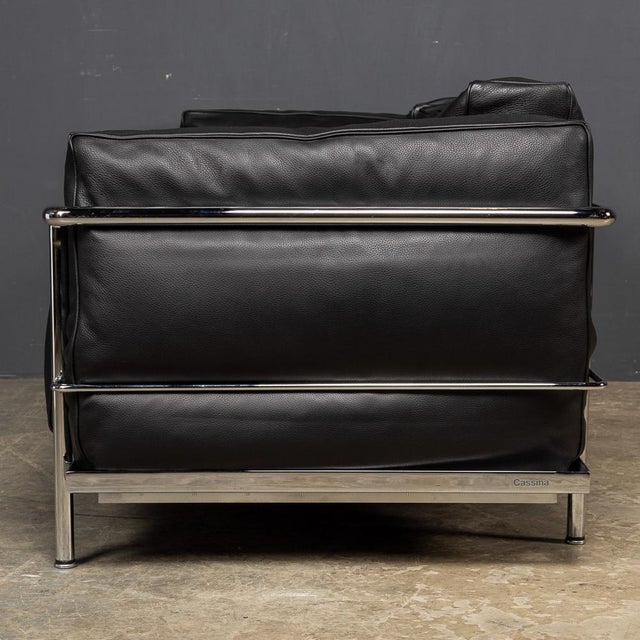 Large Model Sofa by Le Corbusier for Cassina, 2000s For Sale - Image 3 of 18