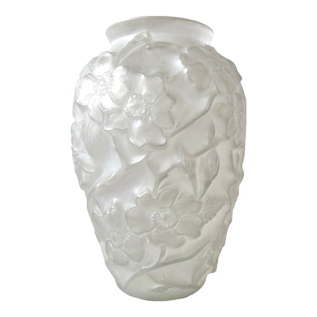 Phoenix Consolidated Frosted & Raised Dogwood Vase For Sale